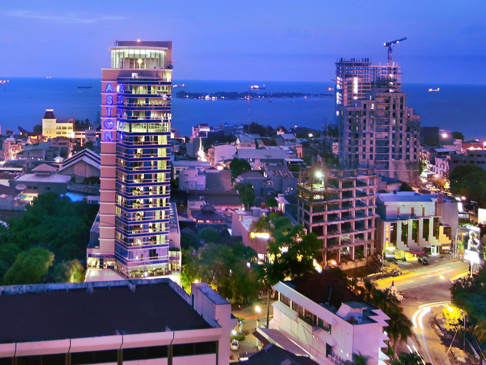Aston Makassar Hotel & Convention Center Exterior foto