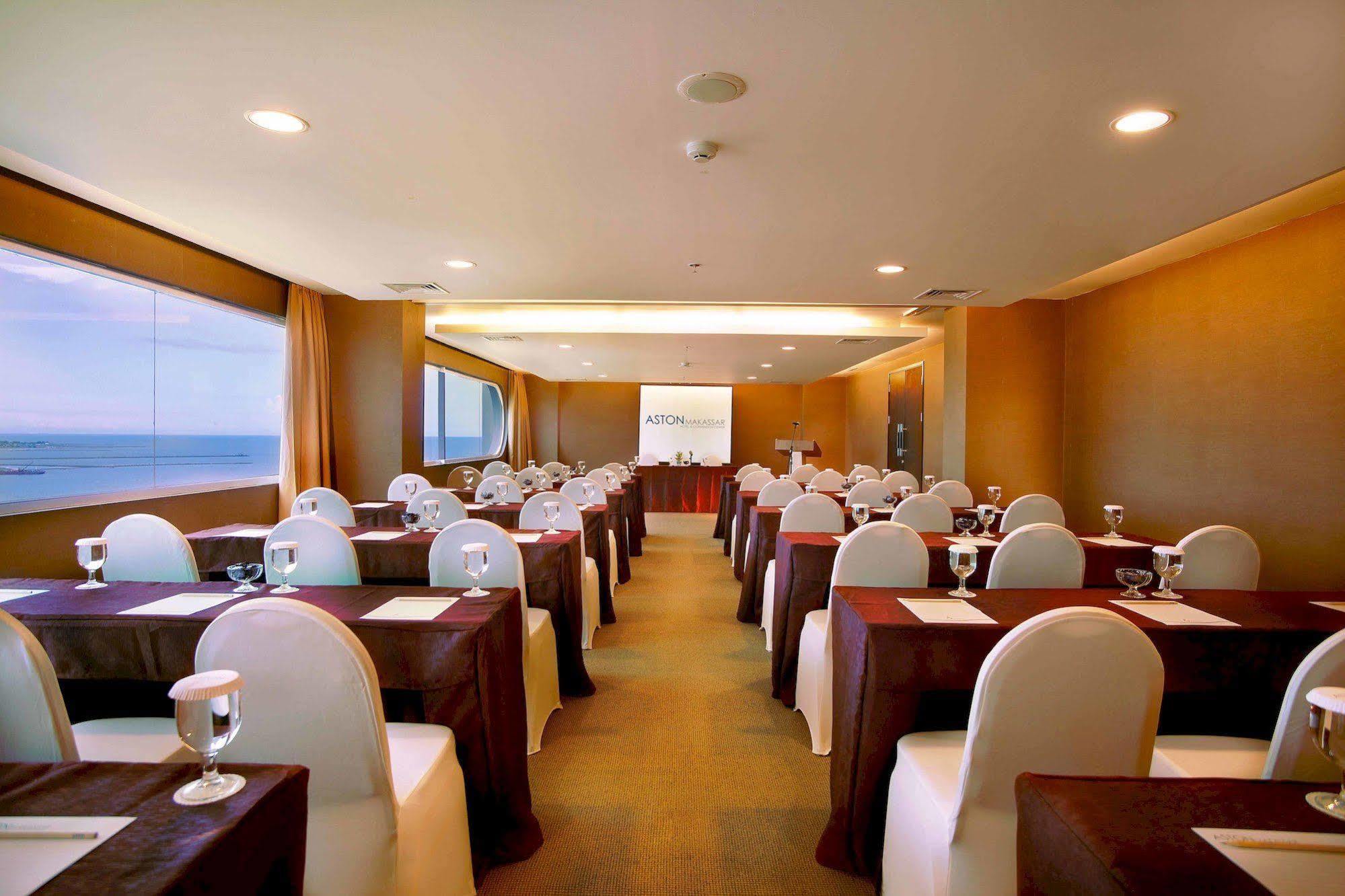 Aston Makassar Hotel & Convention Center Exterior foto