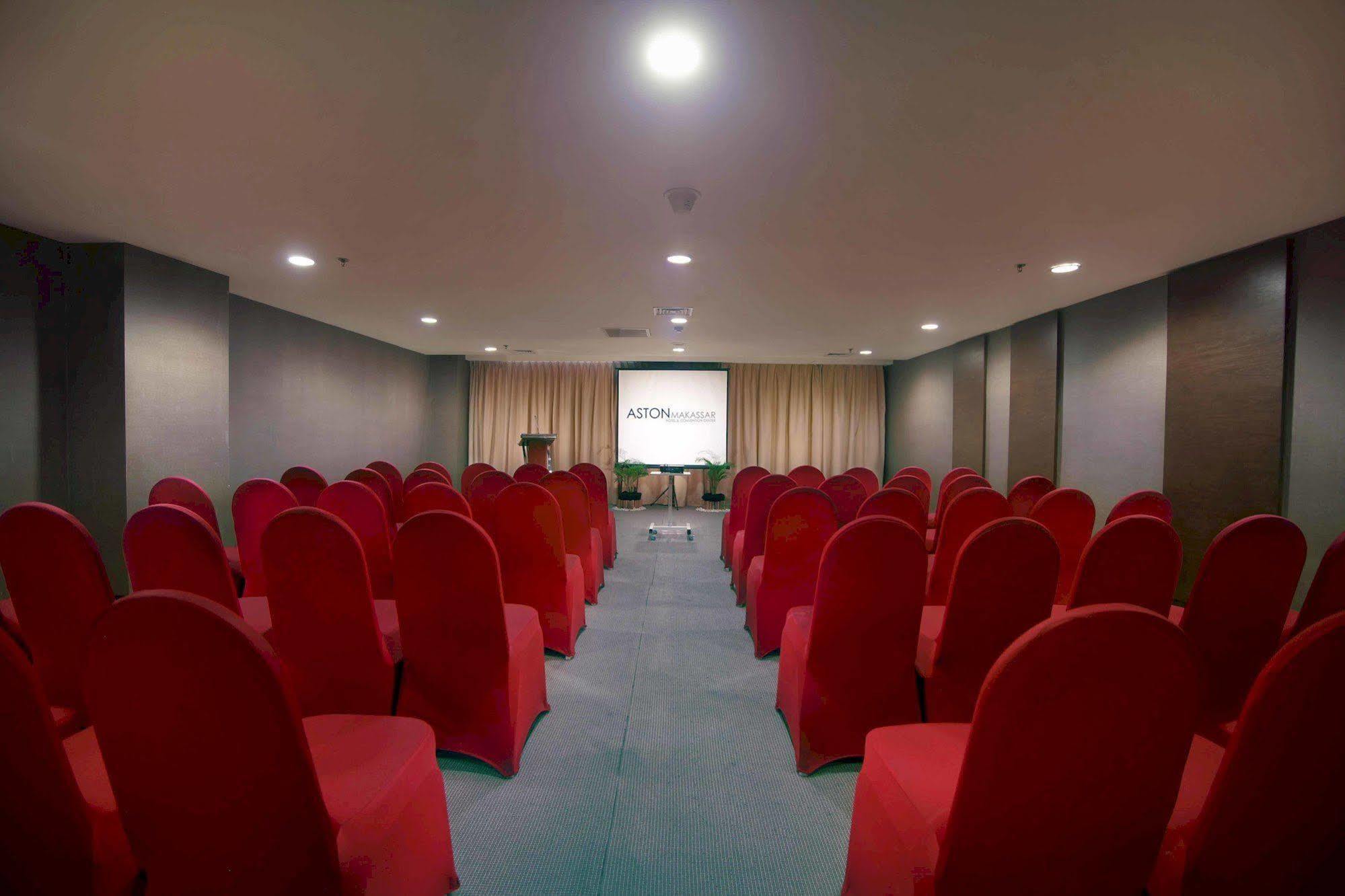 Aston Makassar Hotel & Convention Center Exterior foto